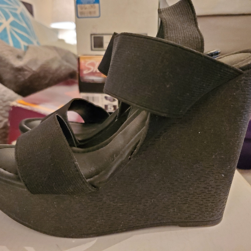 Steve Madden platform wedges